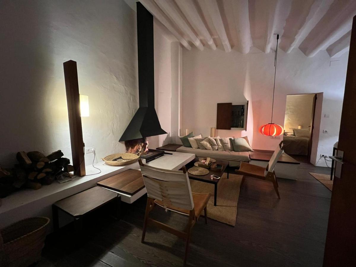 Cozy Townhouse In By Coderch Milá - Hébergement de vacances